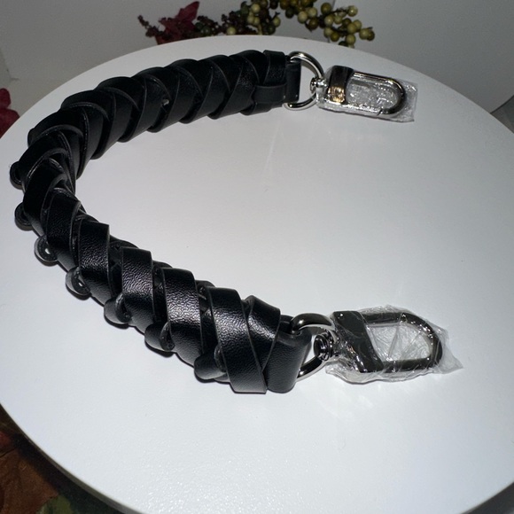 Like this post to be notified when I go live! Louboutin and Friends! - Picture 13 of 17